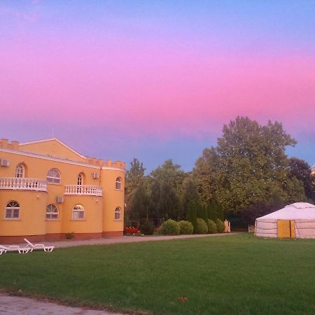 Kastély Panzió Hajdúszoboszló Exterior foto