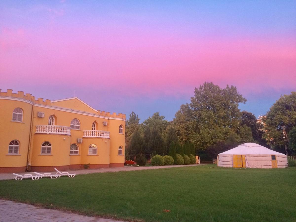 Kastély Panzió Hajdúszoboszló Exterior foto