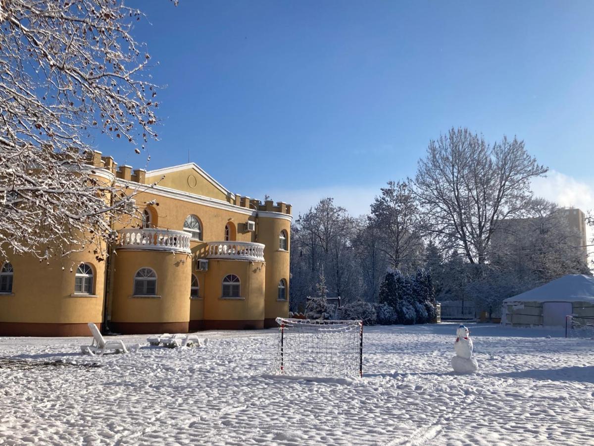 Kastély Panzió Hajdúszoboszló Exterior foto