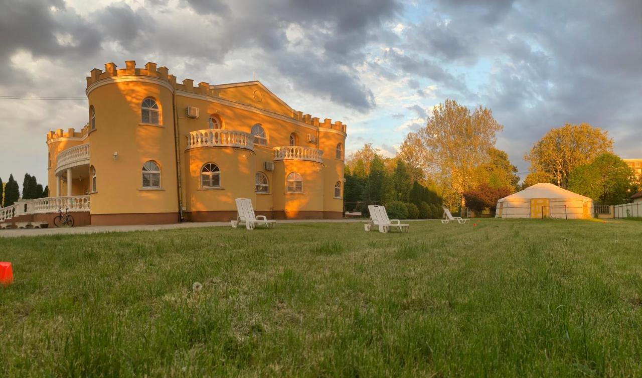 Kastély Panzió Hajdúszoboszló Exterior foto
