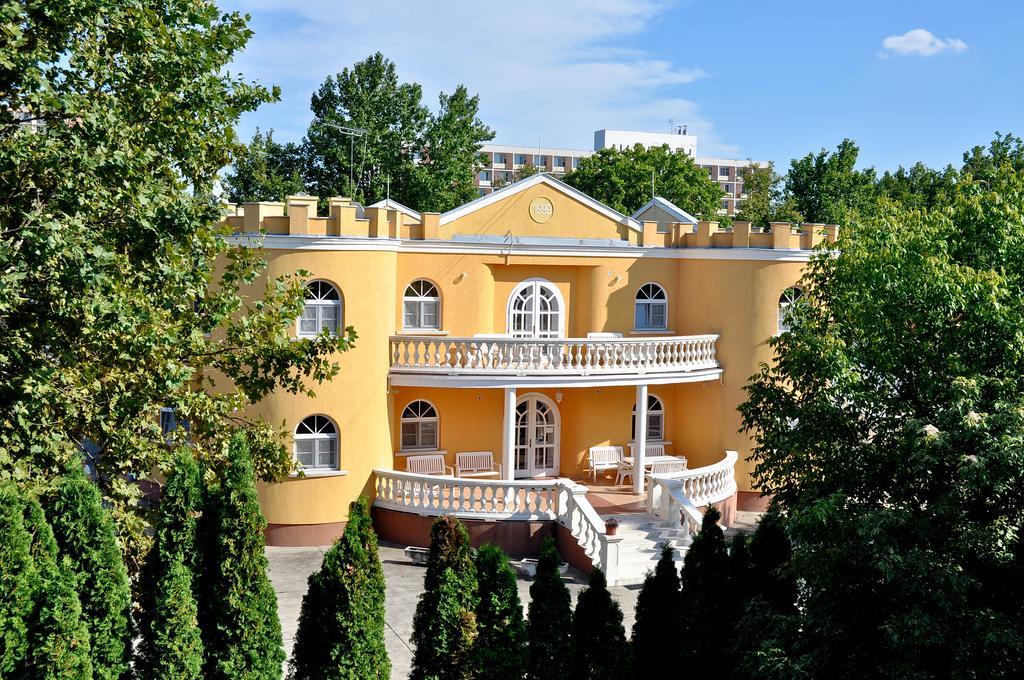 Kastély Panzió Hajdúszoboszló Exterior foto
