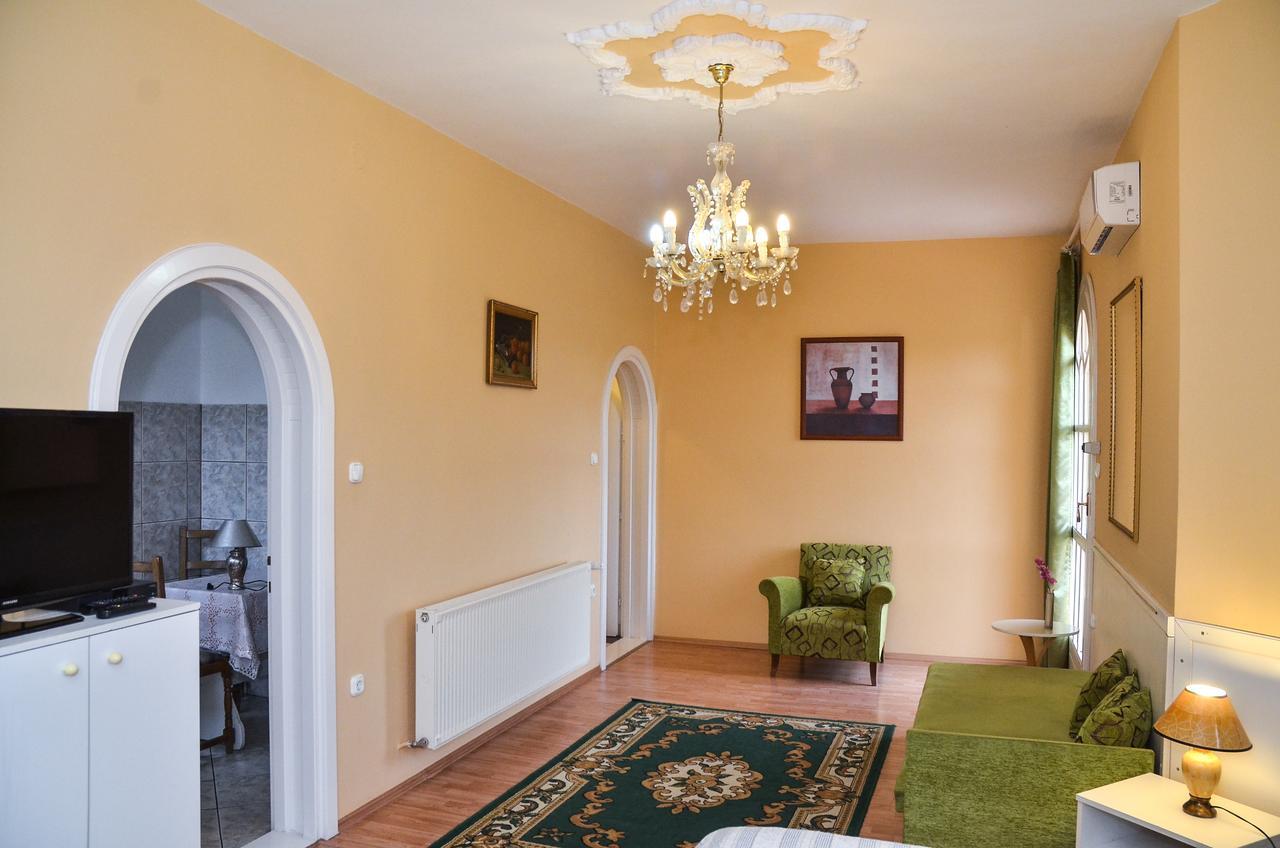 Kastély Panzió Hajdúszoboszló Exterior foto
