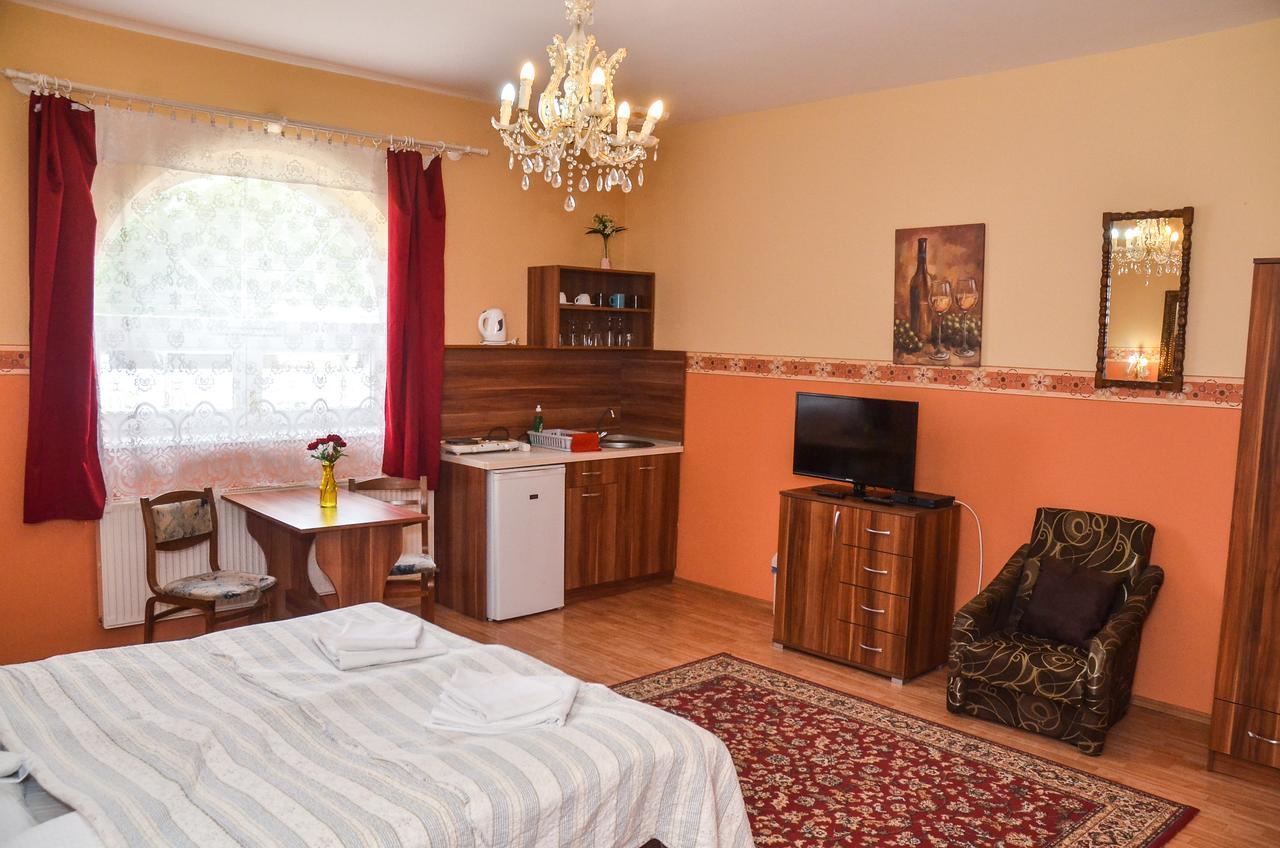 Kastély Panzió Hajdúszoboszló Exterior foto