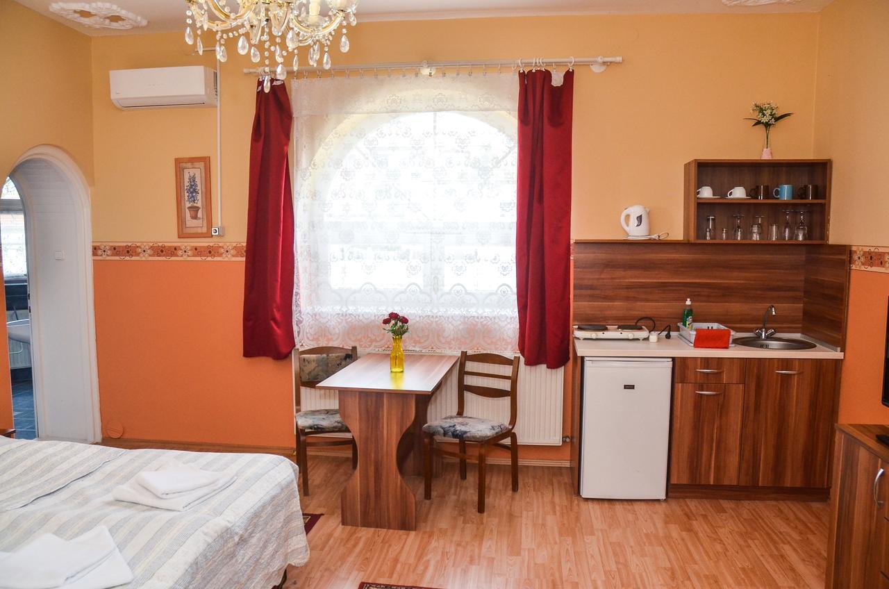 Kastély Panzió Hajdúszoboszló Exterior foto