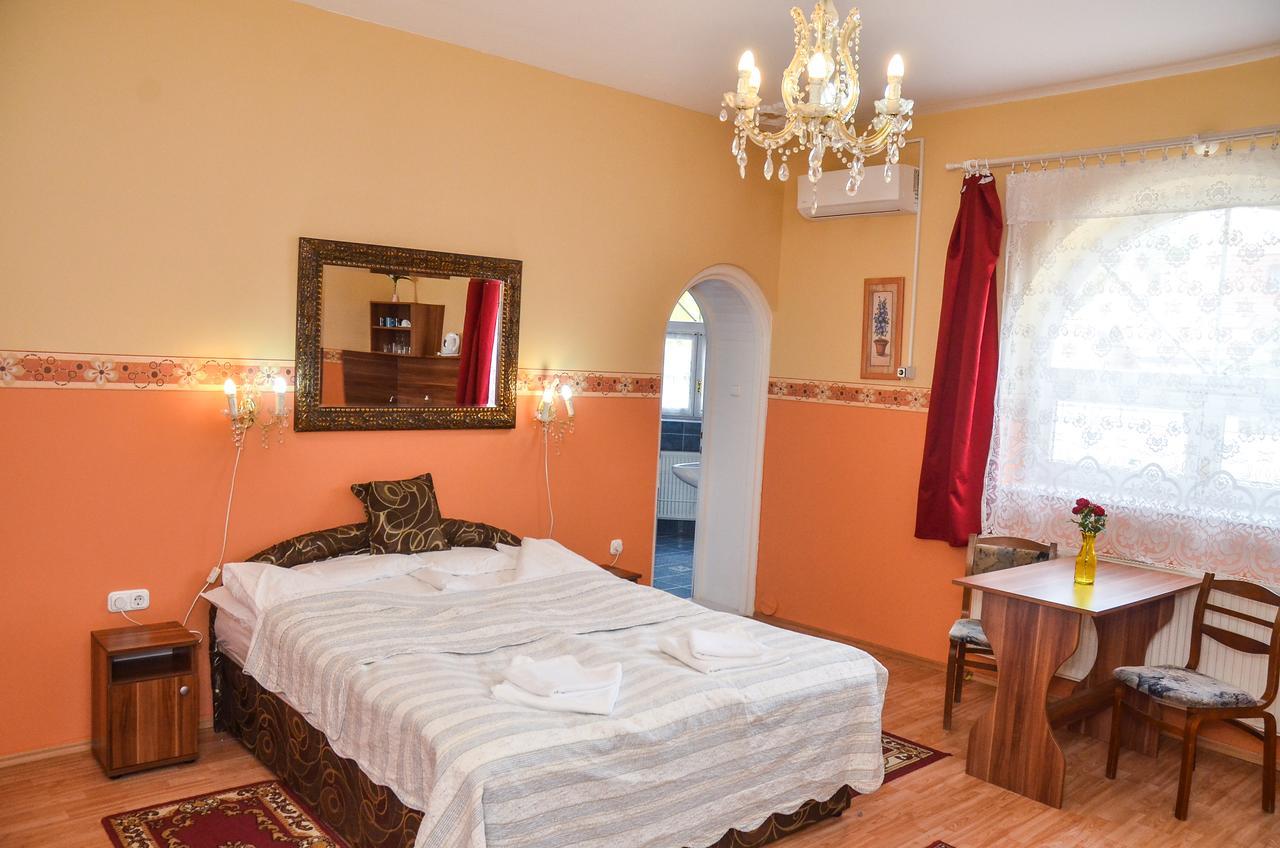 Kastély Panzió Hajdúszoboszló Exterior foto