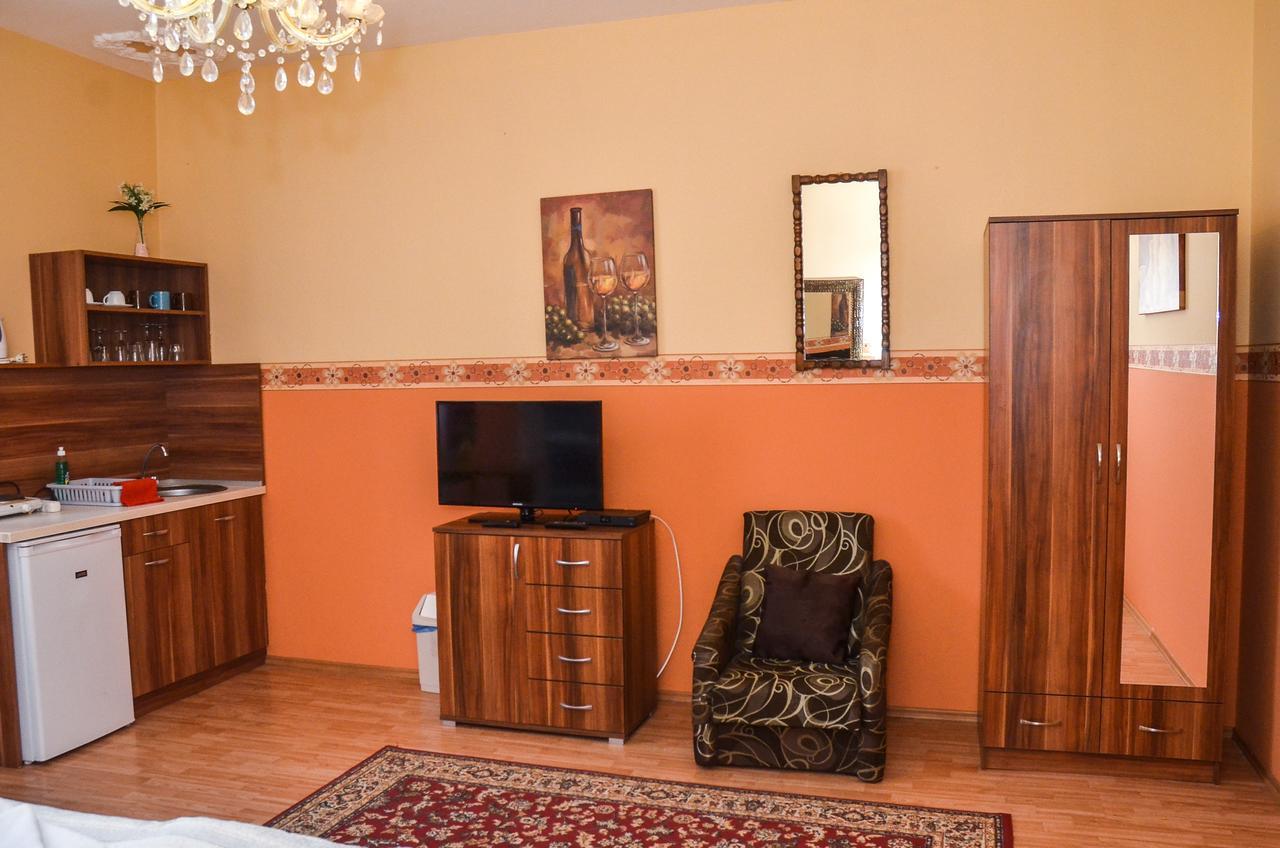 Kastély Panzió Hajdúszoboszló Exterior foto